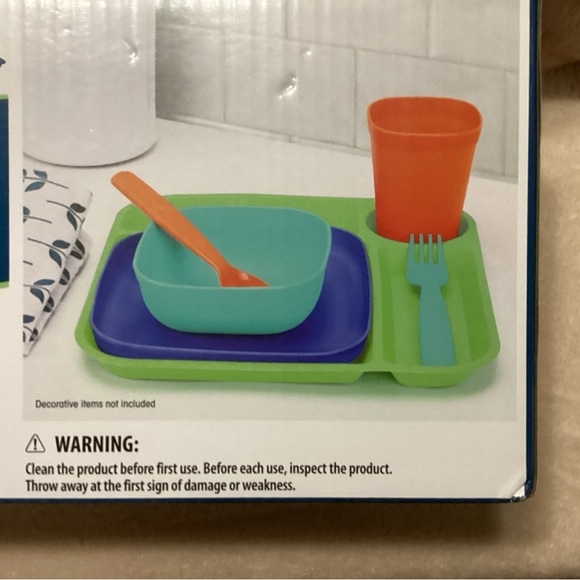 NIB 6 pc place setting, 4 place settings, kids dinnerware set. - Picture 2 of 2